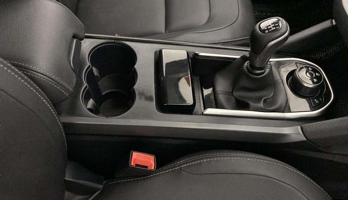 2020 Tata Harrier XZ PLUS 2.0L DARK EDITION, Diesel, Manual, 60,716 km, Gear Lever