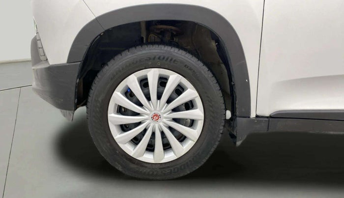 2016 Mahindra Kuv100 K6 PLUS 6 STR, Petrol, Manual, 69,103 km, Left Front Wheel
