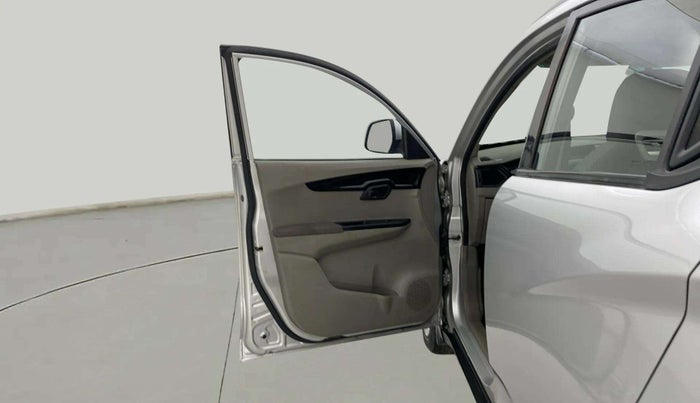 2016 Mahindra Kuv100 K6 PLUS 6 STR, Petrol, Manual, 69,103 km, LHS Front Door