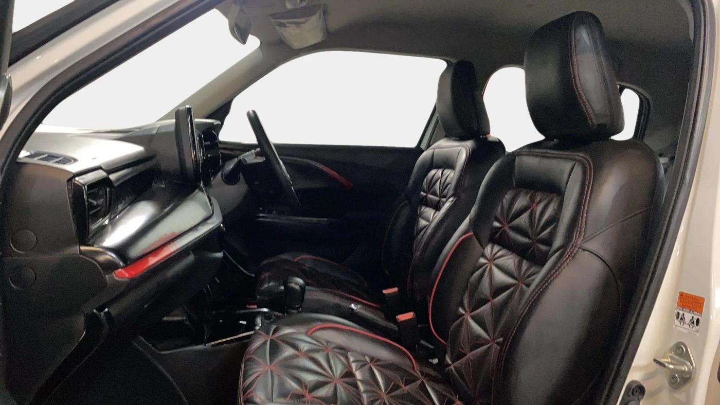 2024 Maruti Swift VXi (O) AMT, Petrol, Automatic, 12,249 km, Right Side Front Door Cabin