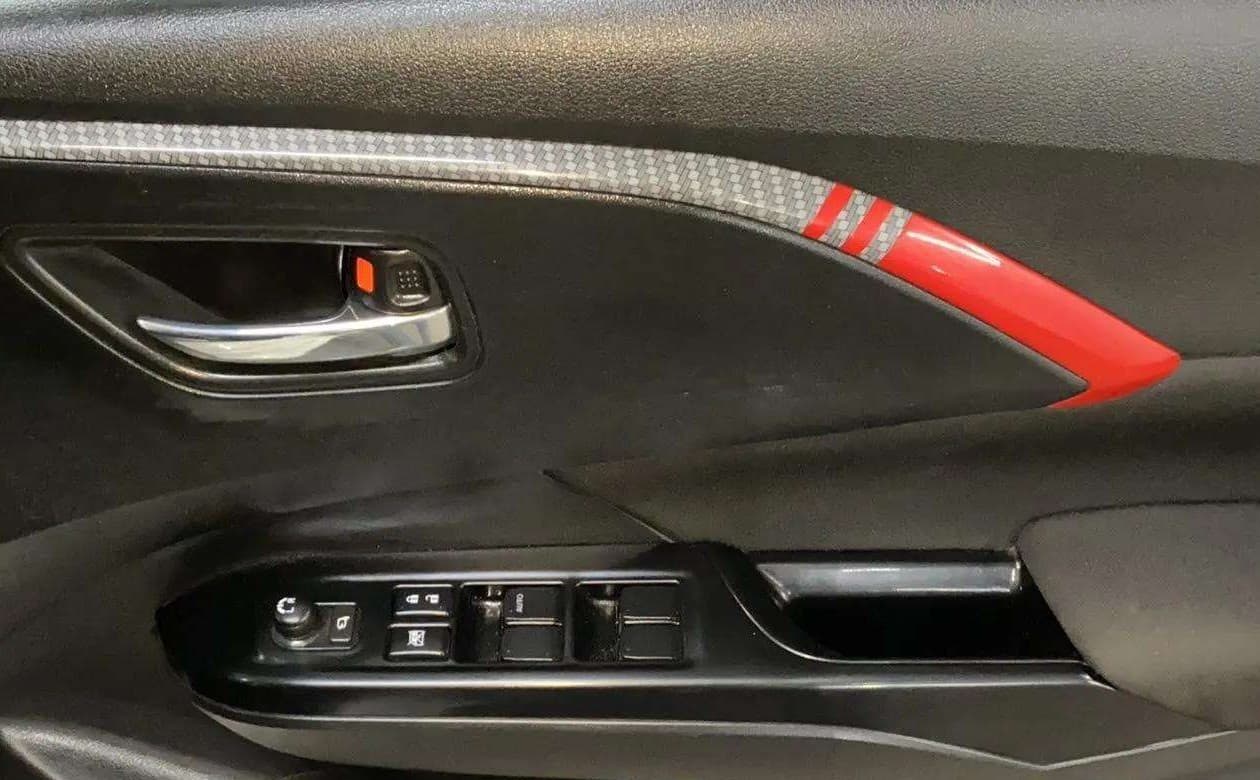 2024 Maruti Swift VXi (O) AMT, Petrol, Automatic, 12,249 km, Driver Side Door Panels Control