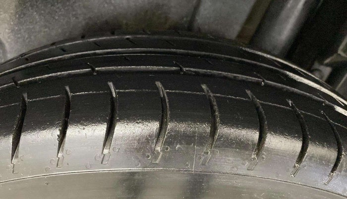 2017 Maruti Swift VXI, Petrol, Manual, 68,300 km, Left Rear Tyre Tread
