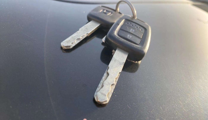 2018 Honda WR-V 1.2L I-VTEC VX MT, Petrol, Manual, 53,607 km, Key Close Up