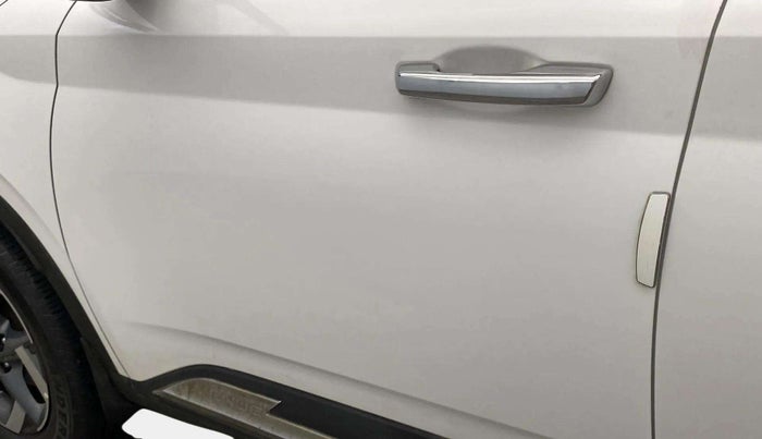 2021 Hyundai VENUE SX 1.0 (O) TURBO IMT, Petrol, Manual, 55,087 km, Front passenger door - Minor scratches