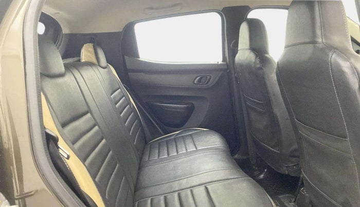 2021 Renault Kwid RXT 1.0 (O), Petrol, Manual, 40,852 km, Right Side Rear Door Cabin