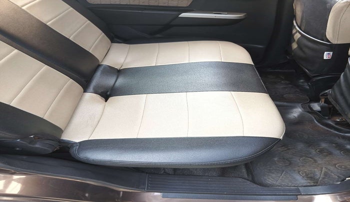 2015 Maruti Wagon R 1.0 VXI, Petrol, Manual, 12,157 km, Second-row right seat - Belt buckle missing