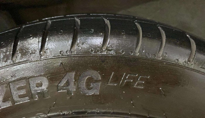 2015 Maruti Wagon R 1.0 VXI, Petrol, Manual, 12,157 km, Right Rear Tyre Tread