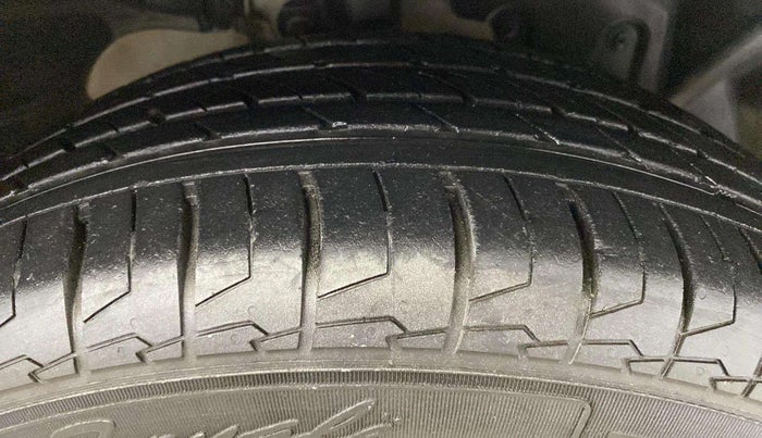2016 Ford Ecosport TITANIUM 1.5L PETROL, Petrol, Manual, 77,187 km, Right Front Tyre Tread