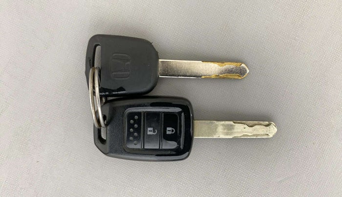 2019 Honda WR-V 1.2L I-VTEC VX MT, Petrol, Manual, 53,352 km, Key Close Up
