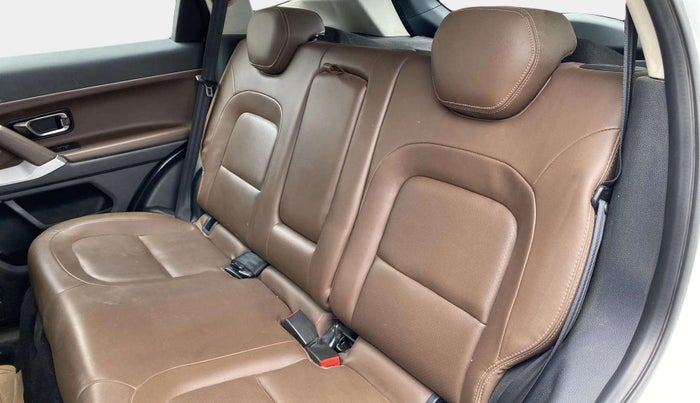 2021 Tata Harrier XZ PLUS 2.0L, Diesel, Manual, 96,192 km, Right Side Rear Door Cabin