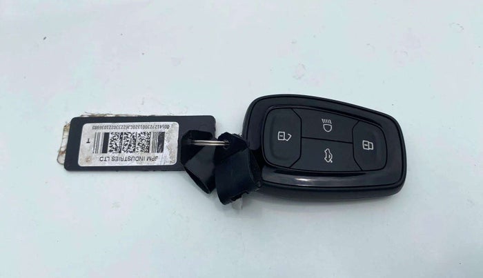 2021 Tata Harrier XZ PLUS 2.0L, Diesel, Manual, 96,192 km, Key Close Up