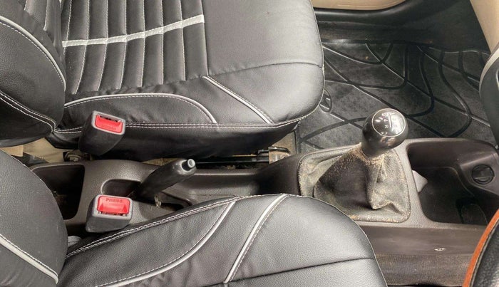 2017 Hyundai Eon ERA +, Petrol, Manual, 44,832 km, Gear lever - Boot cover slightly torn