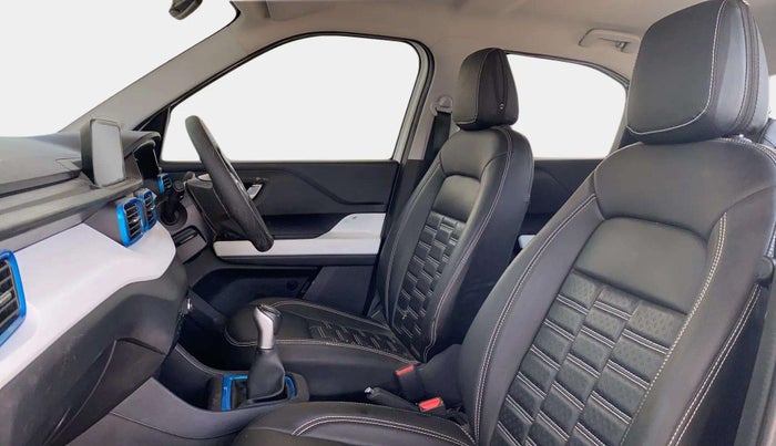 2022 Tata PUNCH CREATIVE  MT, Petrol, Manual, 13,781 km, Right Side Front Door Cabin