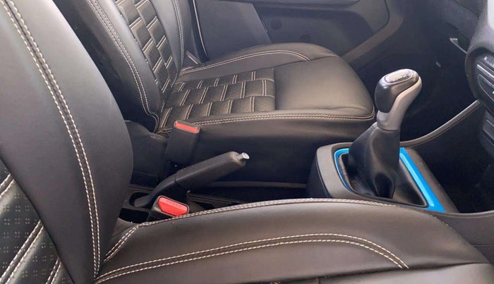 2022 Tata PUNCH CREATIVE  MT, Petrol, Manual, 13,781 km, Gear Lever