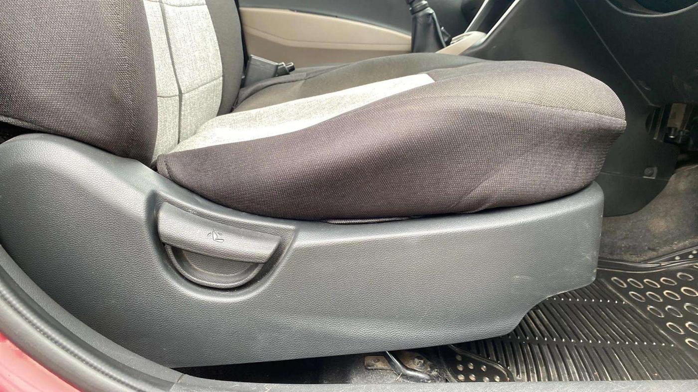 2015 Hyundai Grand i10 MAGNA 1.2 KAPPA VTVT, Petrol, Manual, 90,707 km, Driver Side Adjustment Panel