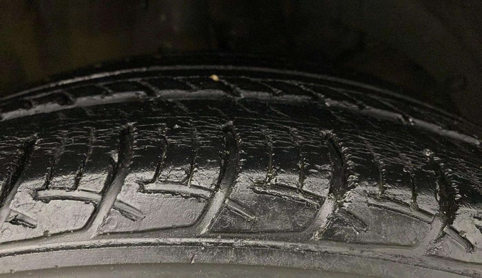 2019 Maruti Baleno DELTA PETROL 1.2, Petrol, Manual, 77,071 km, Right Front Tyre Tread