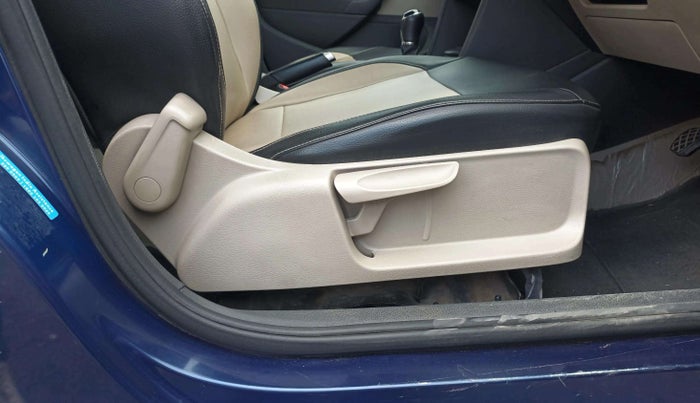 2013 Volkswagen Polo HIGHLINE1.2L, Petrol, Manual, 52,905 km, Driver Side Adjustment Panel