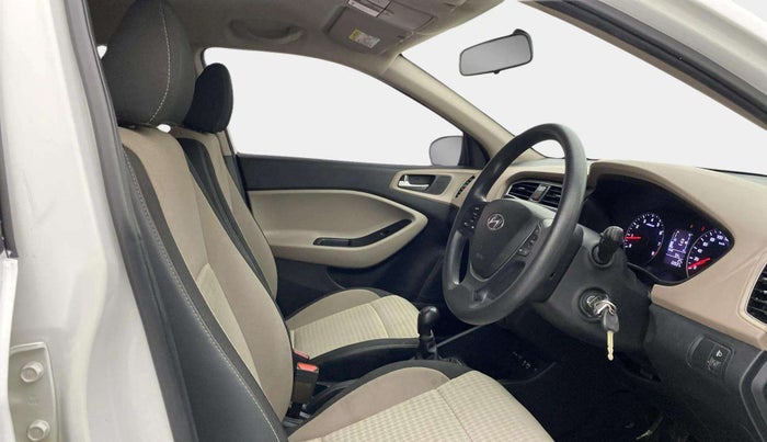 2019 Hyundai Elite i20 SPORTZ PLUS 1.2, Petrol, Manual, 22,633 km, Right Side Front Door Cabin