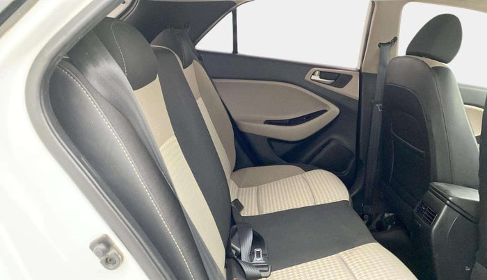 2019 Hyundai Elite i20 SPORTZ PLUS 1.2, Petrol, Manual, 22,633 km, Right Side Rear Door Cabin