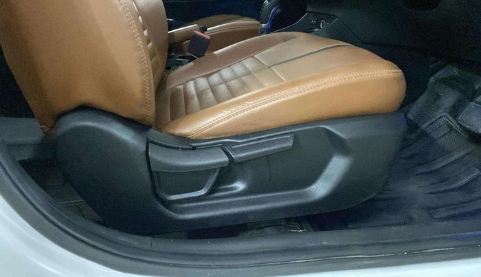 2021 Hyundai NEW I20 ASTA 1.2 AT, Petrol, Automatic, 29,796 km, Driver Side Adjustment Panel