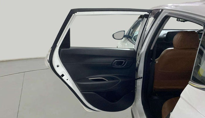 2021 Hyundai NEW I20 ASTA 1.2 AT, Petrol, Automatic, 29,796 km, LHS Rear Door