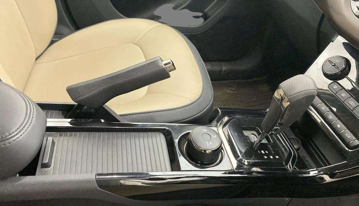 2022 Tata NEXON XZA PLUS KAZIRANGA PETROL, Petrol, Automatic, 28,898 km, Gear Lever