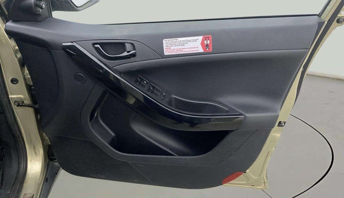 2022 Tata NEXON XZA PLUS KAZIRANGA PETROL, Petrol, Automatic, 28,898 km, Driver Side Door Panels Control