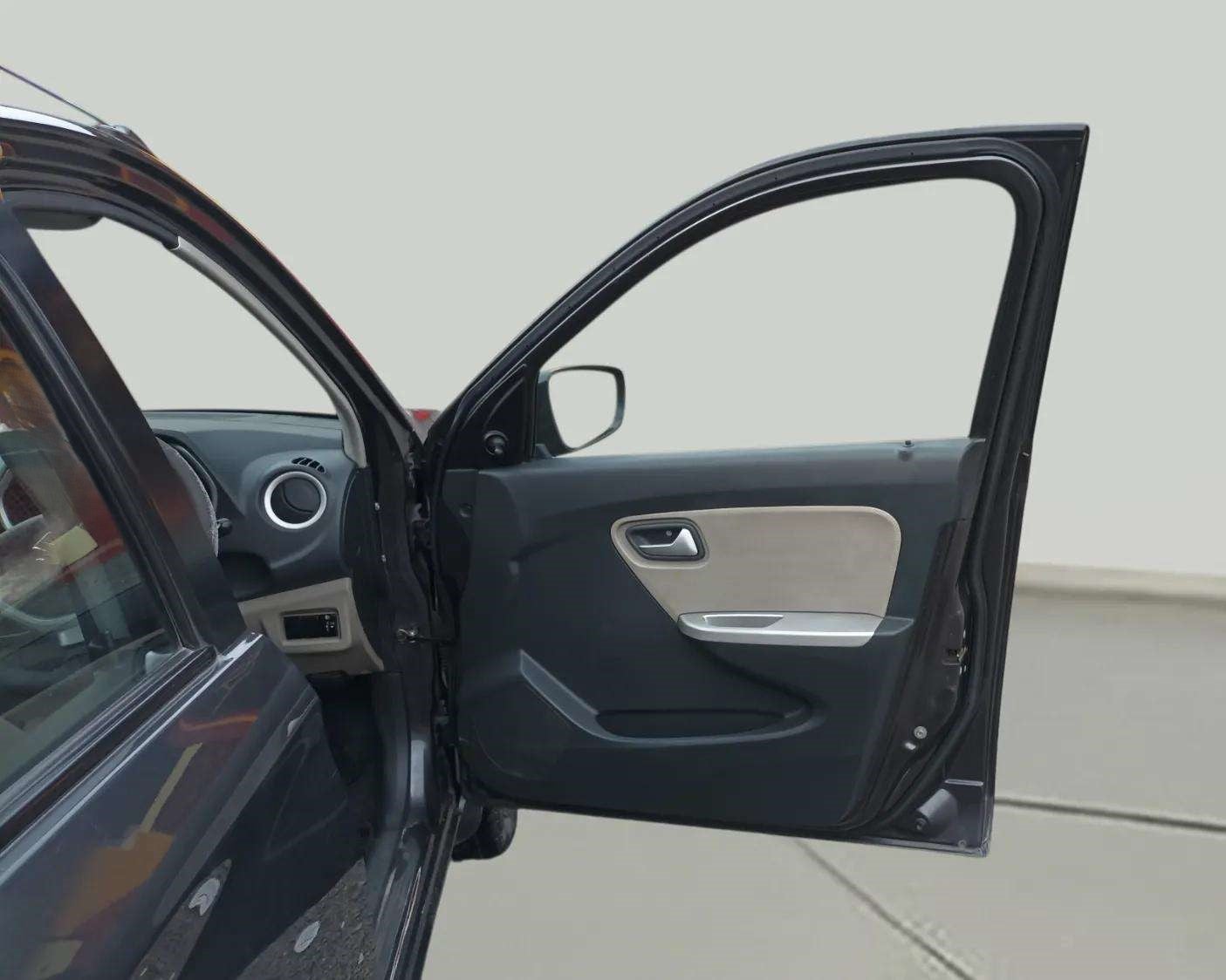 RHS-Front-Door-Open-32