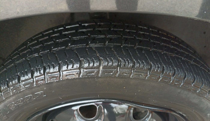 2015 Maruti Alto K10 VXI, Petrol, Manual, 34,237 km, Right Front Tyre Tread