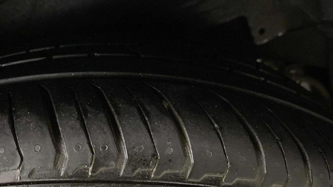 2017 Honda WR-V 1.2L I-VTEC VX MT, Petrol, Manual, 55,431 km, Right Rear Tyre Tread