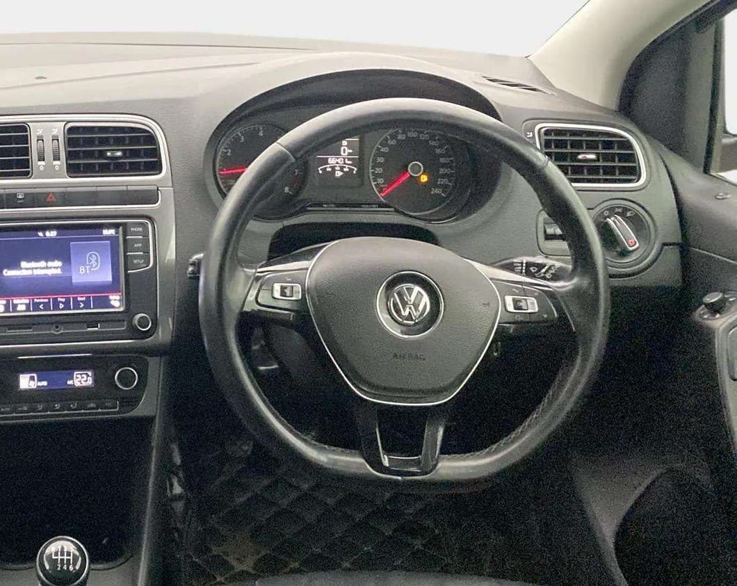 2020 Volkswagen Polo HIGHLINE PLUS 1.0L TSI, Petrol, Manual, 66,668 km, Steering Wheel Close Up