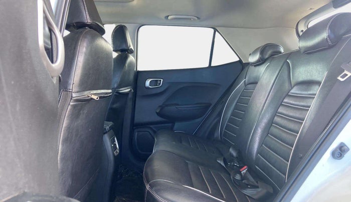2021 Hyundai VENUE SX 1.5 CRDI, Diesel, Manual, 82,427 km, Right Side Rear Door Cabin