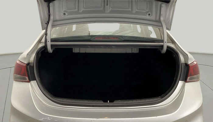 2018 Hyundai Verna 1.6 VTVT SX, Petrol, Manual, 48,630 km, Boot Inside