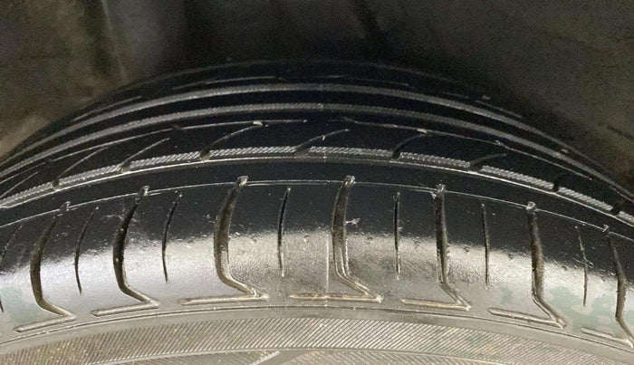 2018 Hyundai Verna 1.6 VTVT SX, Petrol, Manual, 48,630 km, Right Rear Tyre Tread