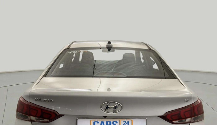 2018 Hyundai Verna 1.6 VTVT SX, Petrol, Manual, 48,630 km, Rear Windshield