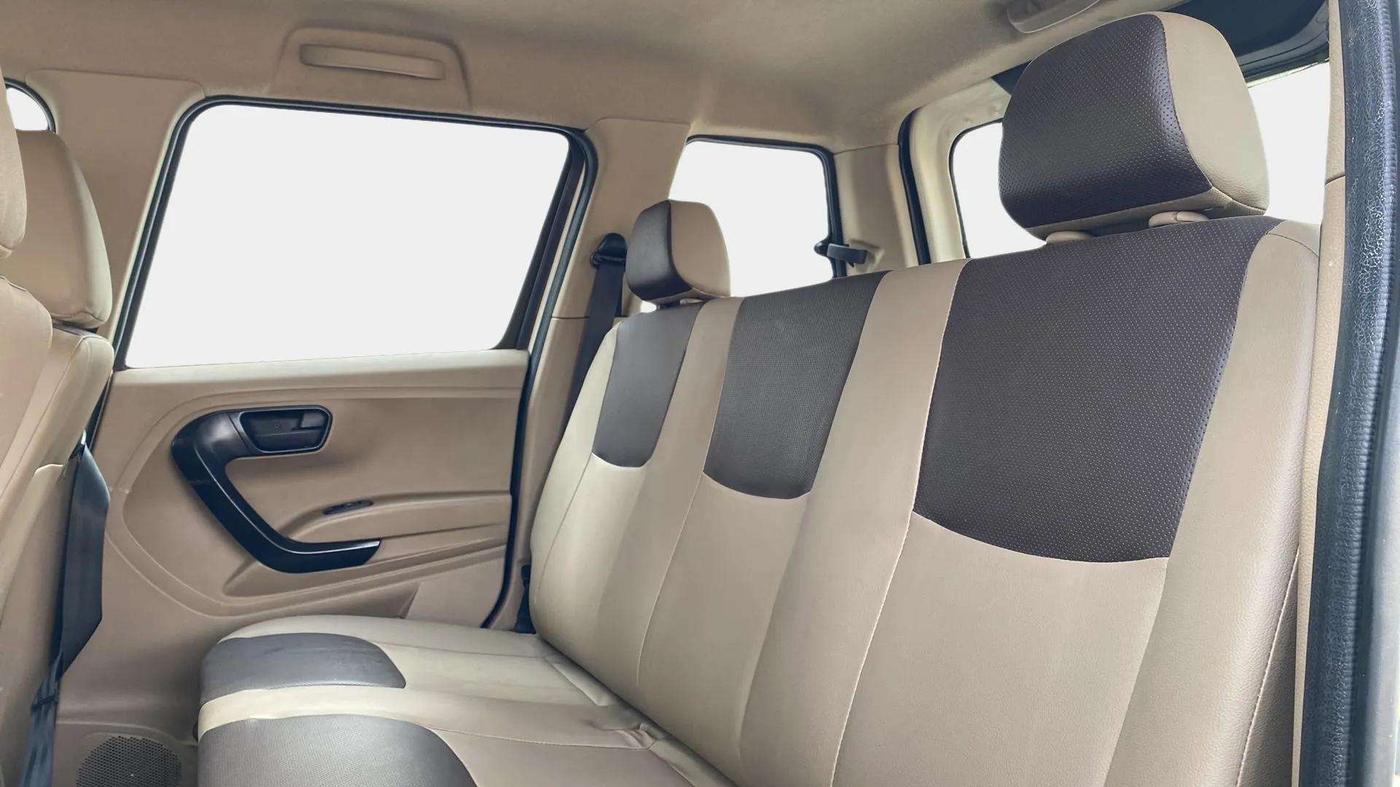 2021 Mahindra BOLERO NEO N 4, Diesel, Manual, 28,331 km, Right Side Rear Door Cabin