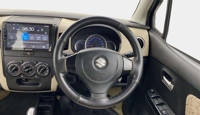 2017 Maruti Wagon R 1.0 VXI (O) AMT, Petrol, Automatic, 49,532 km, Steering Wheel Close Up