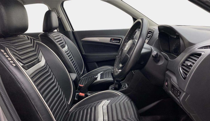 2016 Maruti Vitara Brezza ZDI PLUS, Diesel, Manual, 79,674 km, Right Side Front Door Cabin
