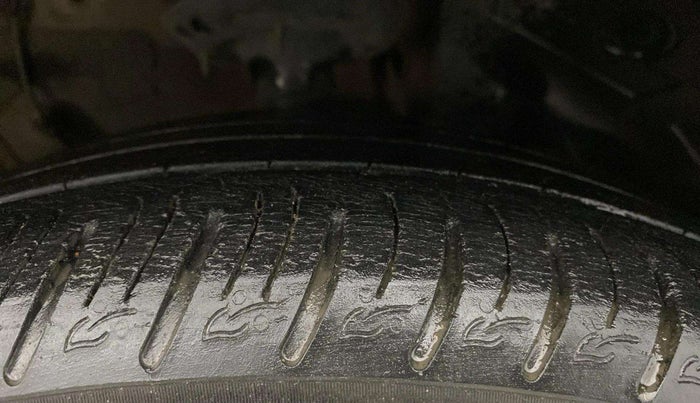 2021 KIA SONET HTX 1.0 IMT, Petrol, Manual, 65,838 km, Right Front Tyre Tread