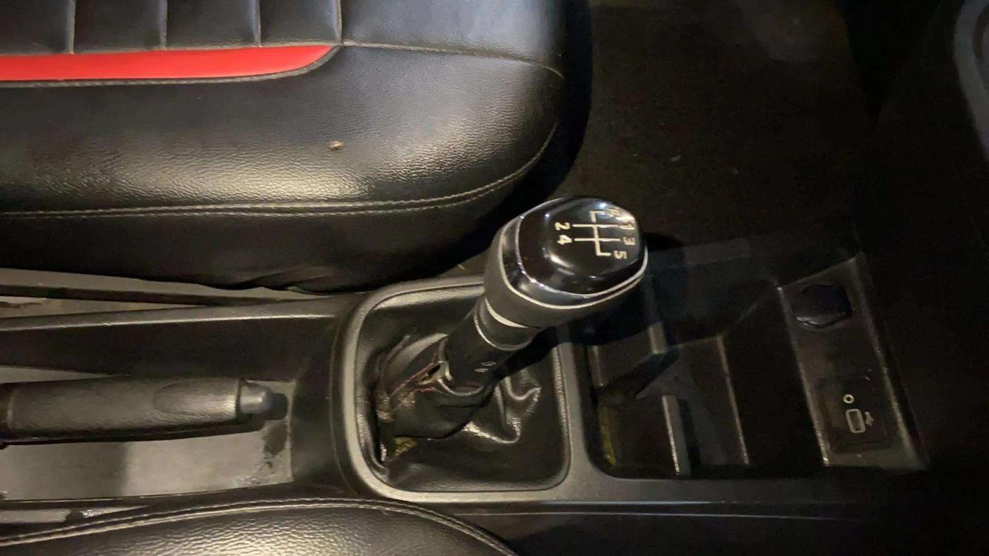 2022 Renault Kwid RXT 1.0 (O), Petrol, Manual, 52,172 km, Gear Lever