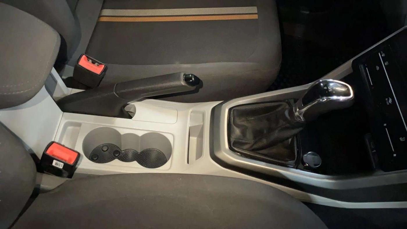 2022 Skoda KUSHAQ AMBITION 1.0L TSI AT, Petrol, Automatic, 59,676 km, Gear Lever