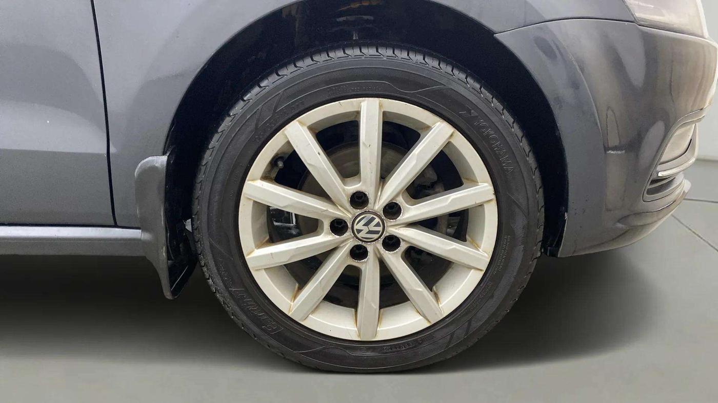 2018 Volkswagen Polo GT TSI AT, Petrol, Automatic, 59,689 km, Right Front Wheel