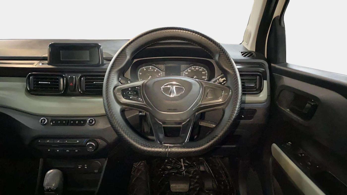 2022 Tata PUNCH ADVENTURE AMT, Petrol, Automatic, 24,836 km, Steering Wheel Close Up