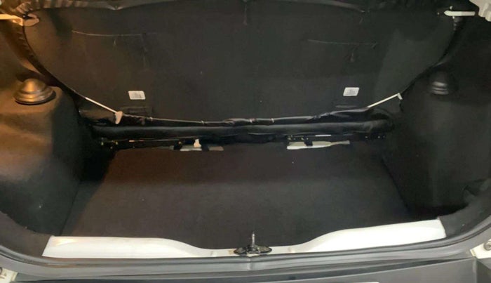 2022 Tata PUNCH ADVENTURE AMT, Petrol, Automatic, 24,455 km, Boot Inside