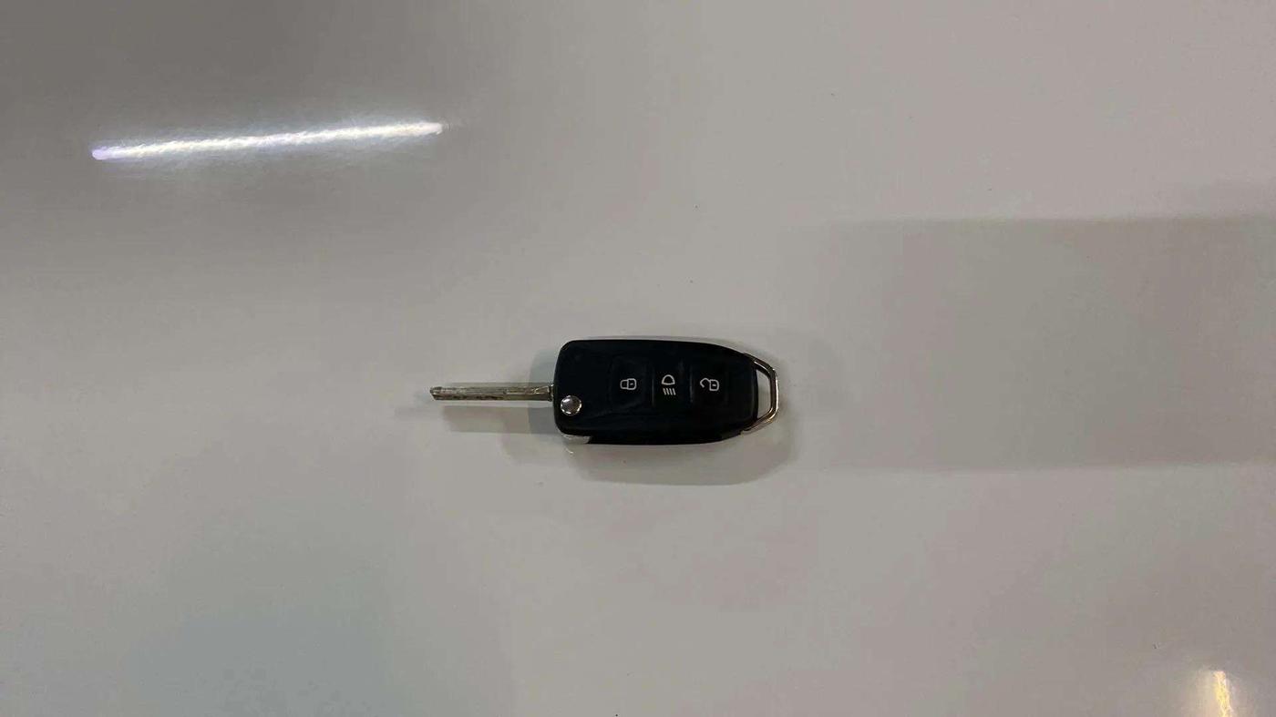 2022 Tata PUNCH ADVENTURE AMT, Petrol, Automatic, 24,836 km, Key Close Up