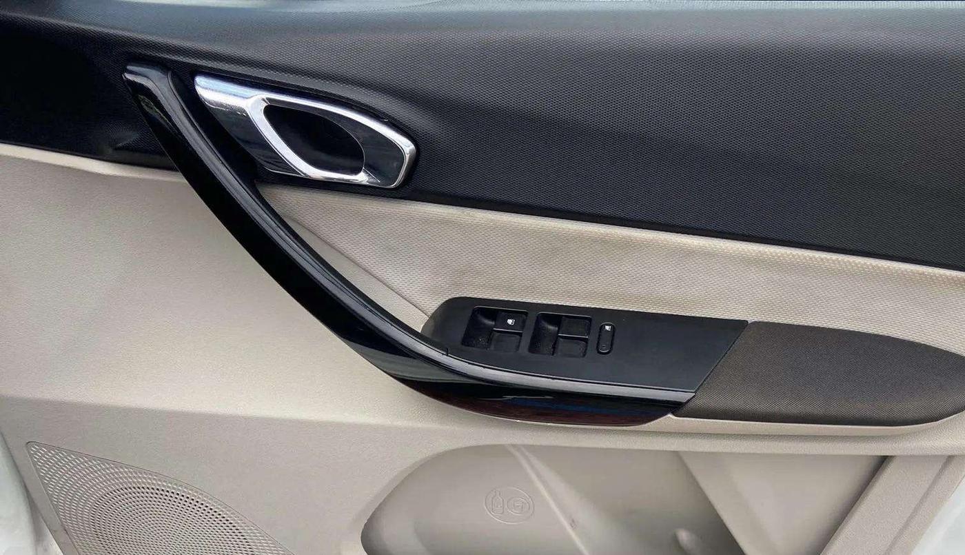 2022 Tata TIGOR XZ PLUS CNG, CNG, Manual, 37,380 km, Driver Side Door Panels Control