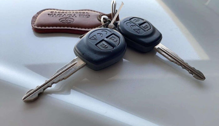 2023 Toyota Glanza S AMT, Petrol, Automatic, 7,967 km, Key Close Up