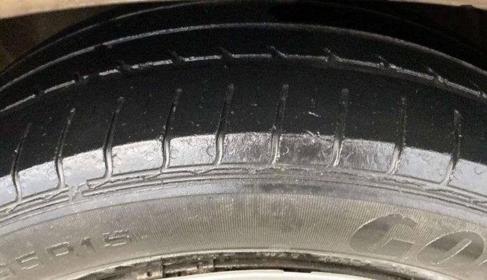 2016 Maruti Ciaz VXI+, Petrol, Manual, 56,080 km, Right Front Tyre Tread