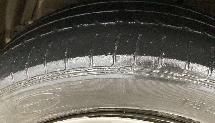 2016 Maruti Ciaz VXI+, Petrol, Manual, 56,080 km, Left Rear Tyre Tread