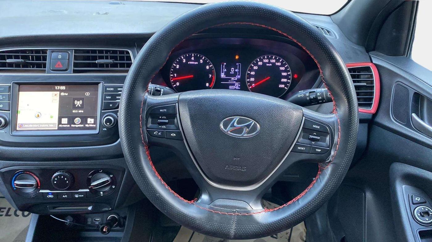 2020 Hyundai Elite i20 SPORTZ PLUS 1.2 DUAL TONE, Petrol, Manual, 60,370 km, Steering Wheel Close Up